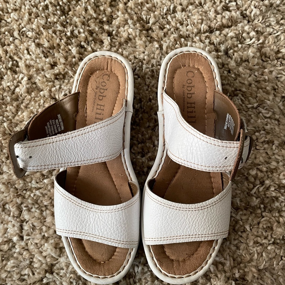 Cobb Hill by New Balance Ladies White Sandals. Size 38